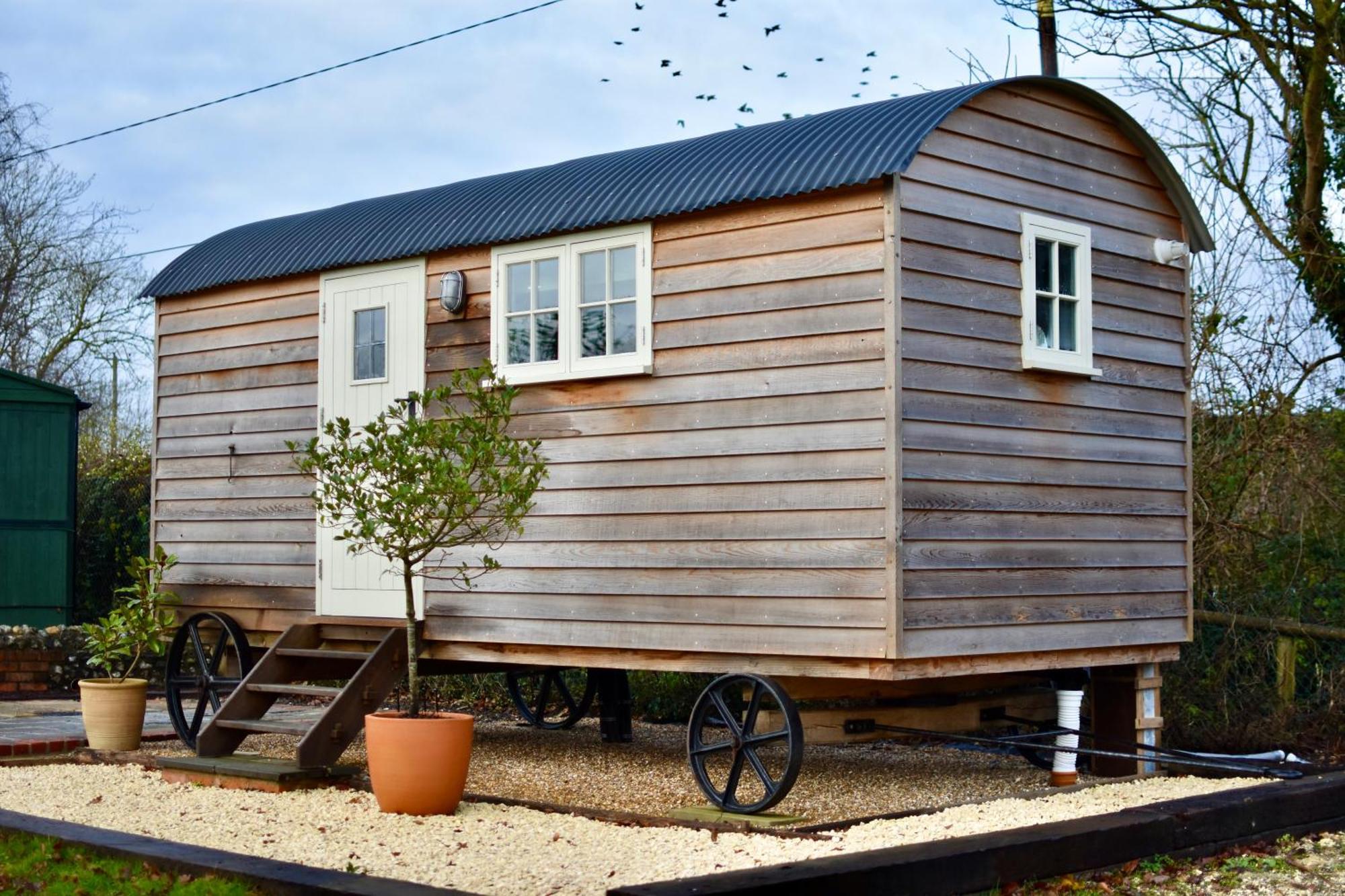The Deer Hut Apartment Burpham Luaran gambar